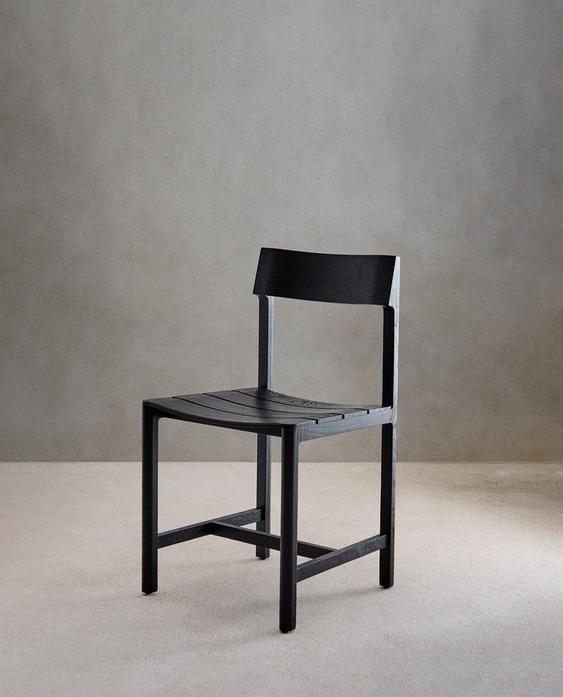 CHAIR 04