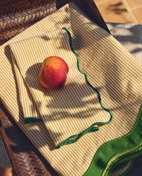PRT IN PRTIČKI IZ BOMBAŽA Z VALOVITIM ROBOM
