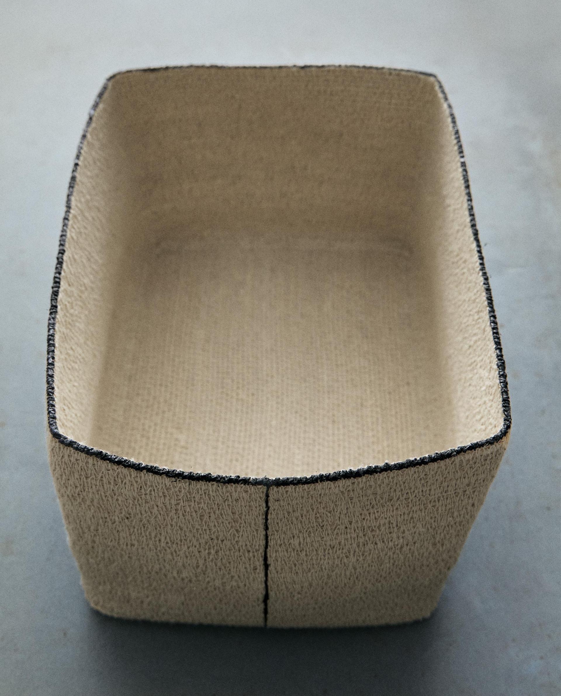 SQUARE BASKET WITH LINE
