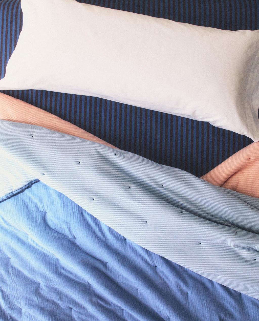 KIDS' REVERSIBLE STRIPED MUSLIN QUILT