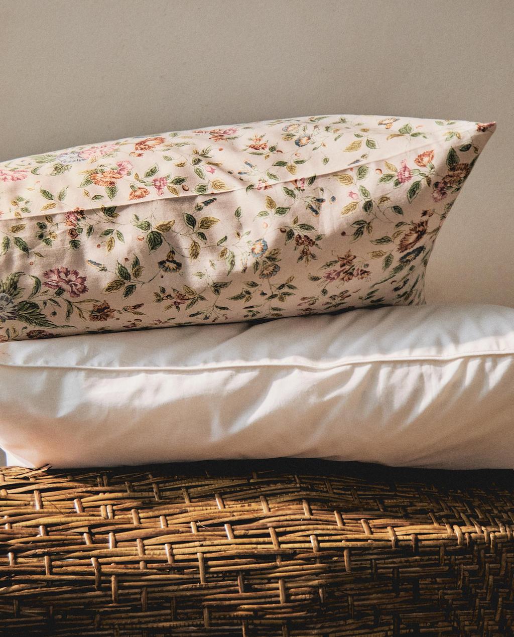 SARUNG BANTAL SATIN BERGAMBAR BUNGA (300 BENANG)