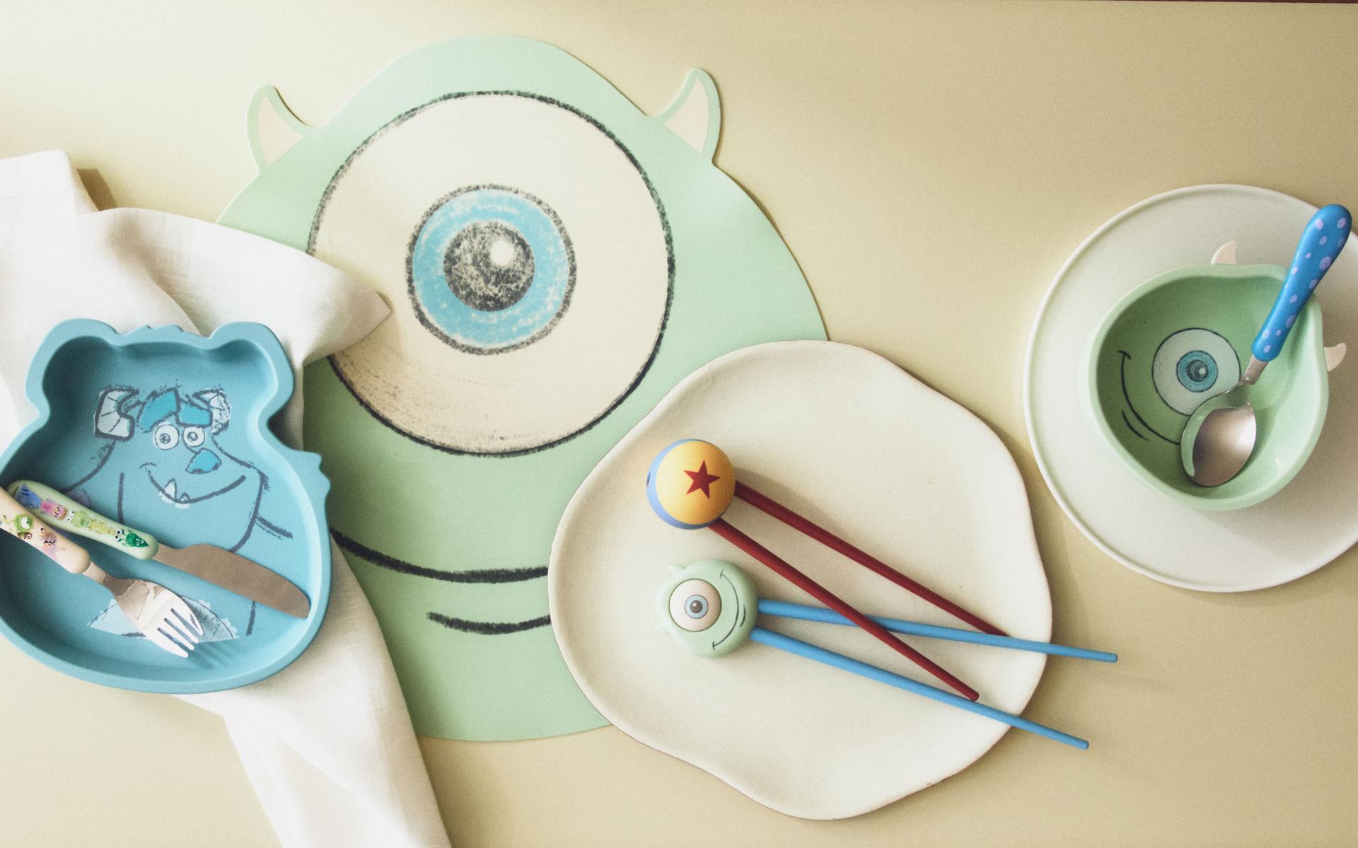 MONSTERS, INC. ©DISNEY/PIXAR TABLEWARE