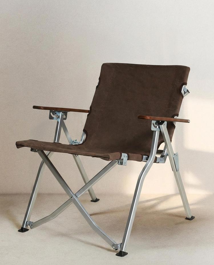 CHAISE PLIANTE AVEC POIGNÉE ET ACCOUDOIRS