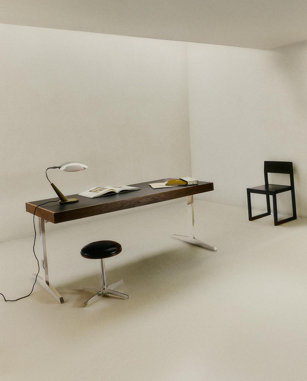 WOODEN DESK WITH METAL LEGS