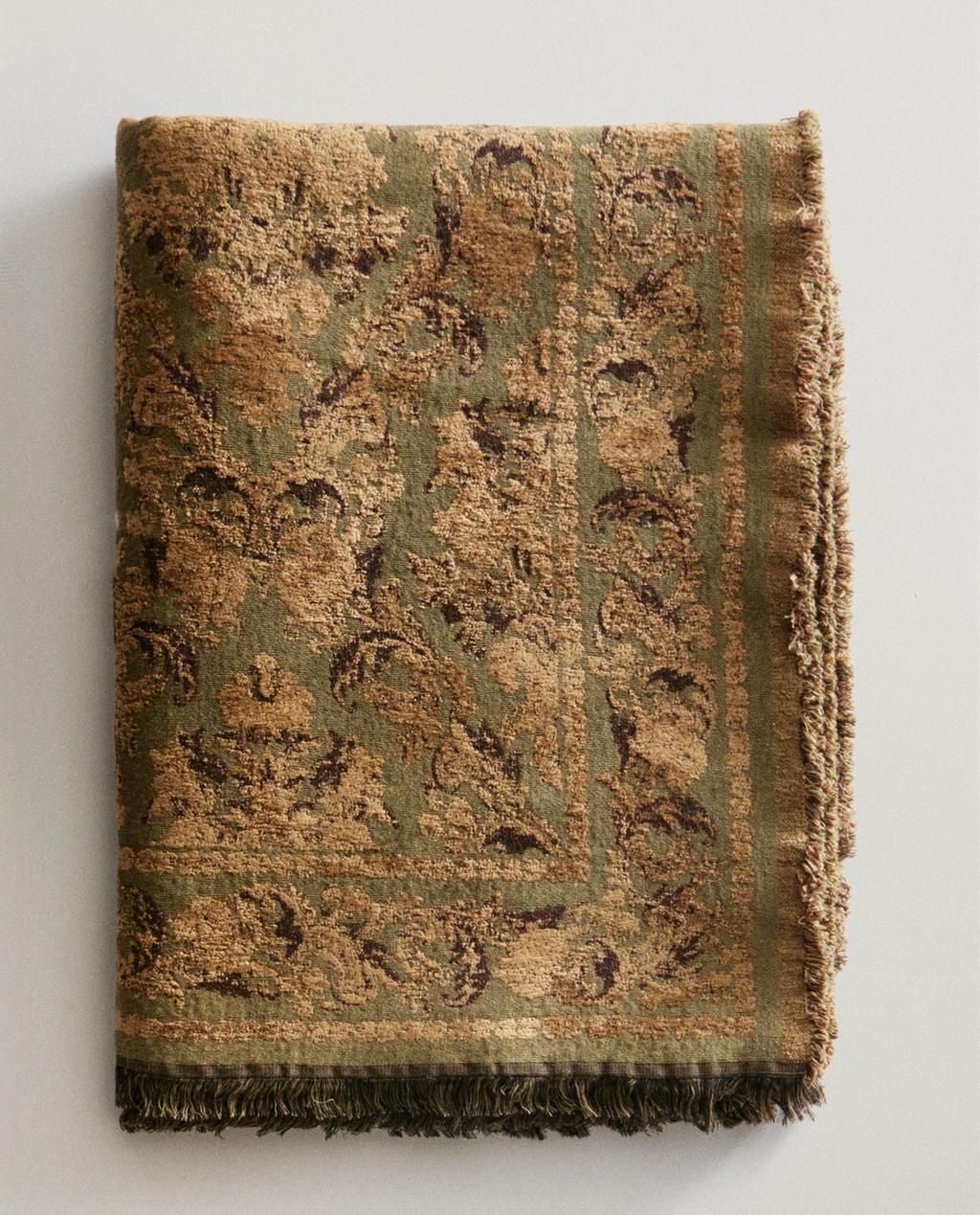 CHENILLE JACQUARD BLANKET