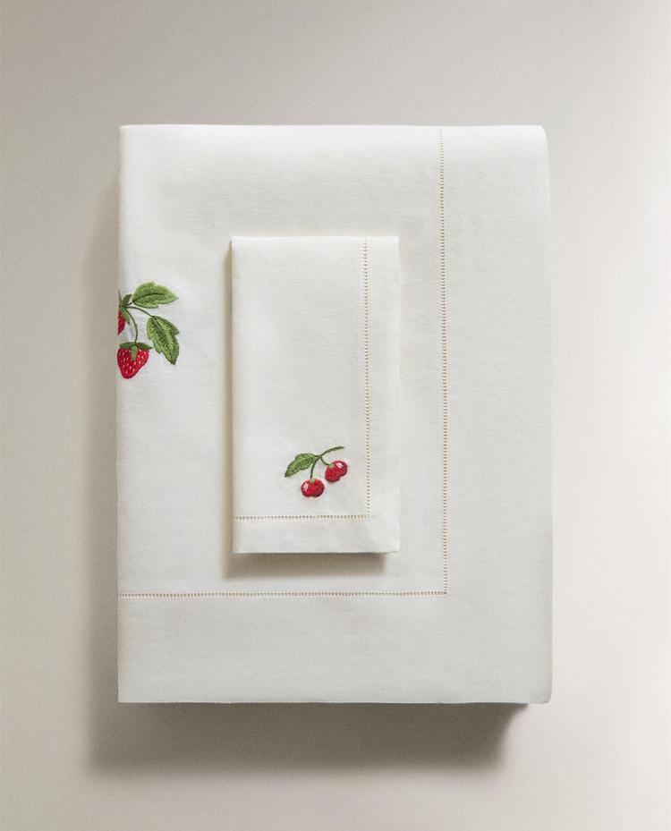 EMBROIDERED FRUIT TABLECLOTH