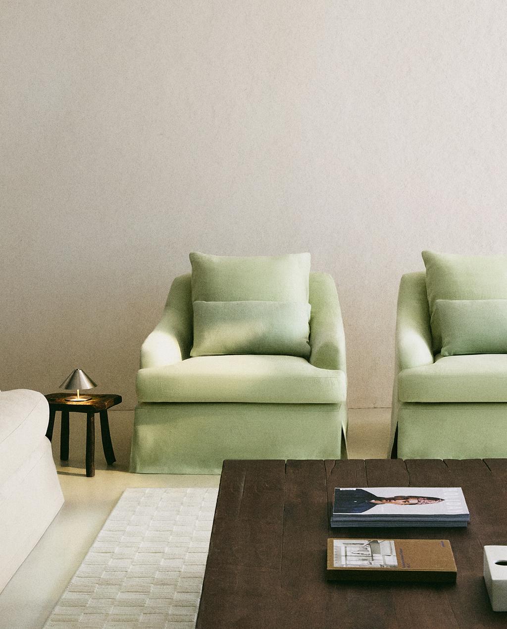 ARMCHAIR 01