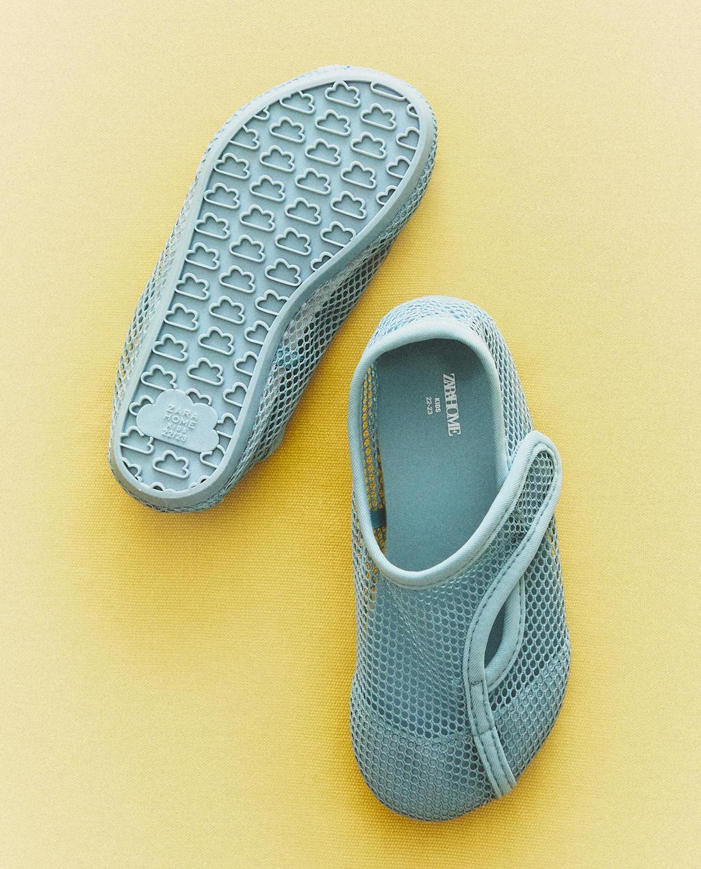 ESCARPÍN INFANTIL REJILLA