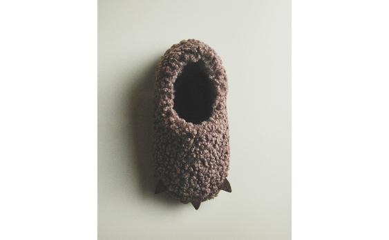KIDS' CLAW SLIPPERS