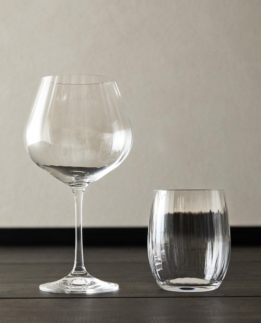 CRYSTALLINE TUMBLER SET WITH RAISED DESIGN