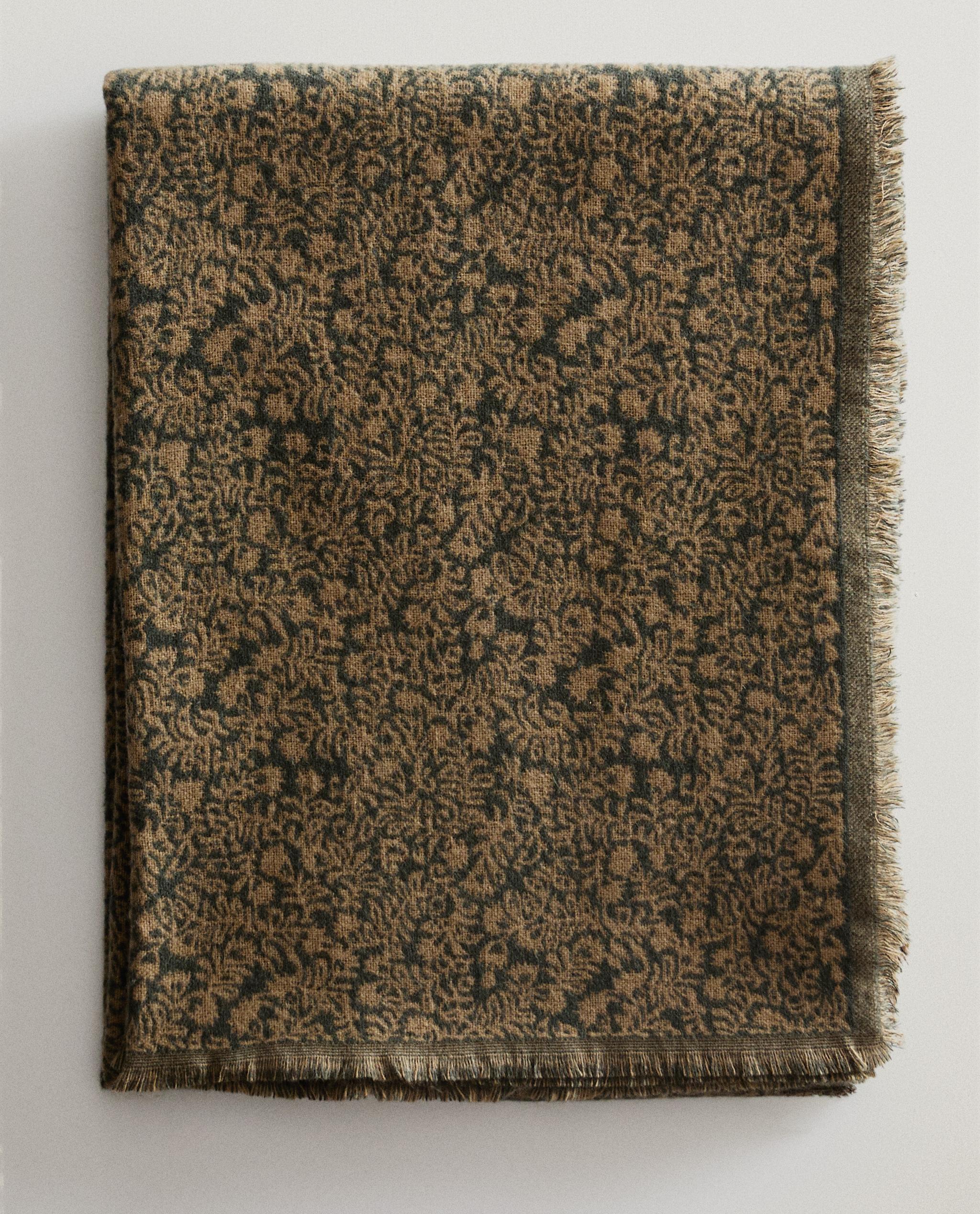 FLORAL WOOL BLANKET