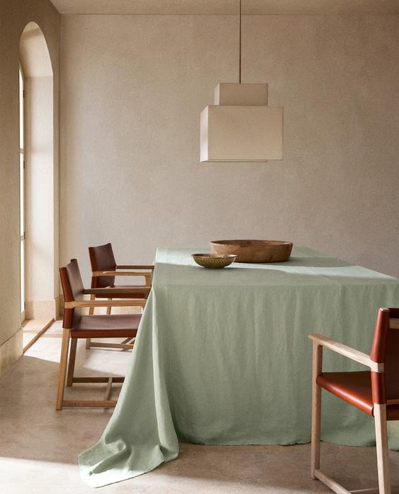 TABLECLOTH 01