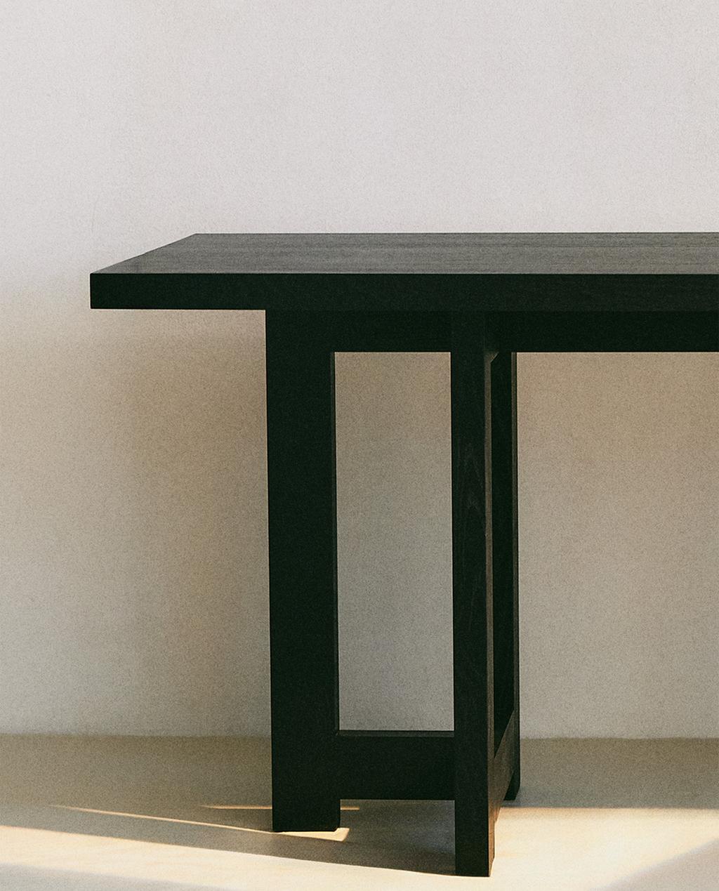 DESK 01