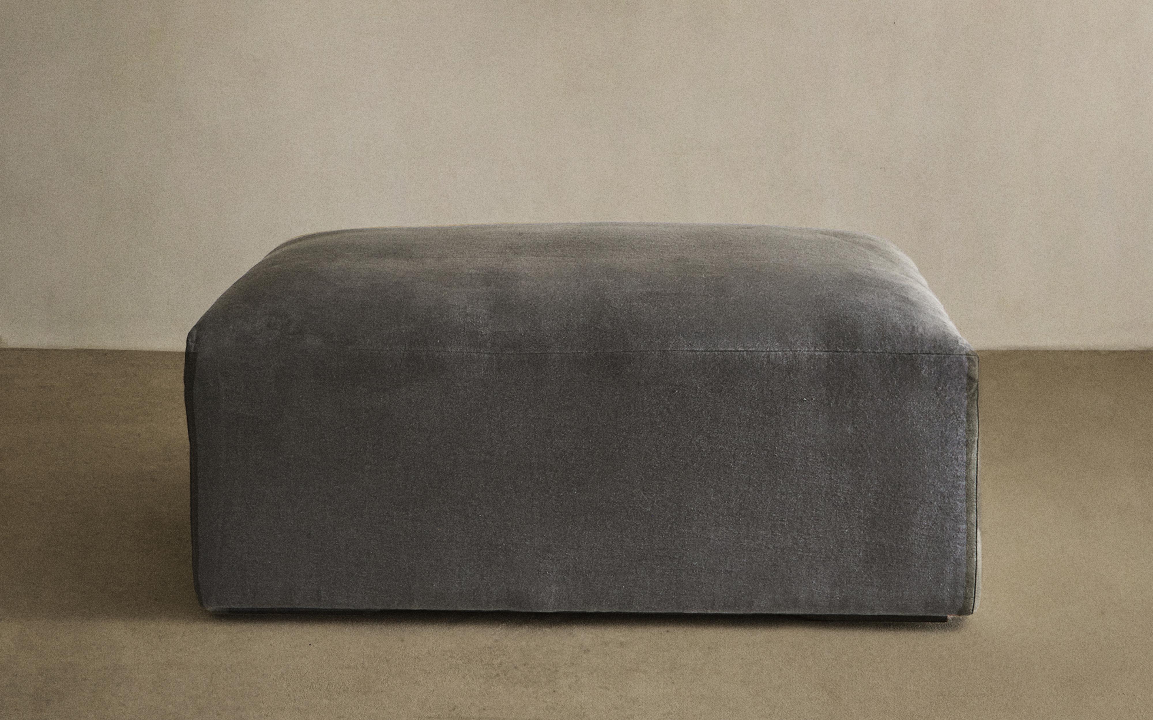 ZARA  ザラホーム　フロアクッション　ベンチソファー　オットマン 円形クッションとビーンバッグチェア | Zara Home 日本/Japan