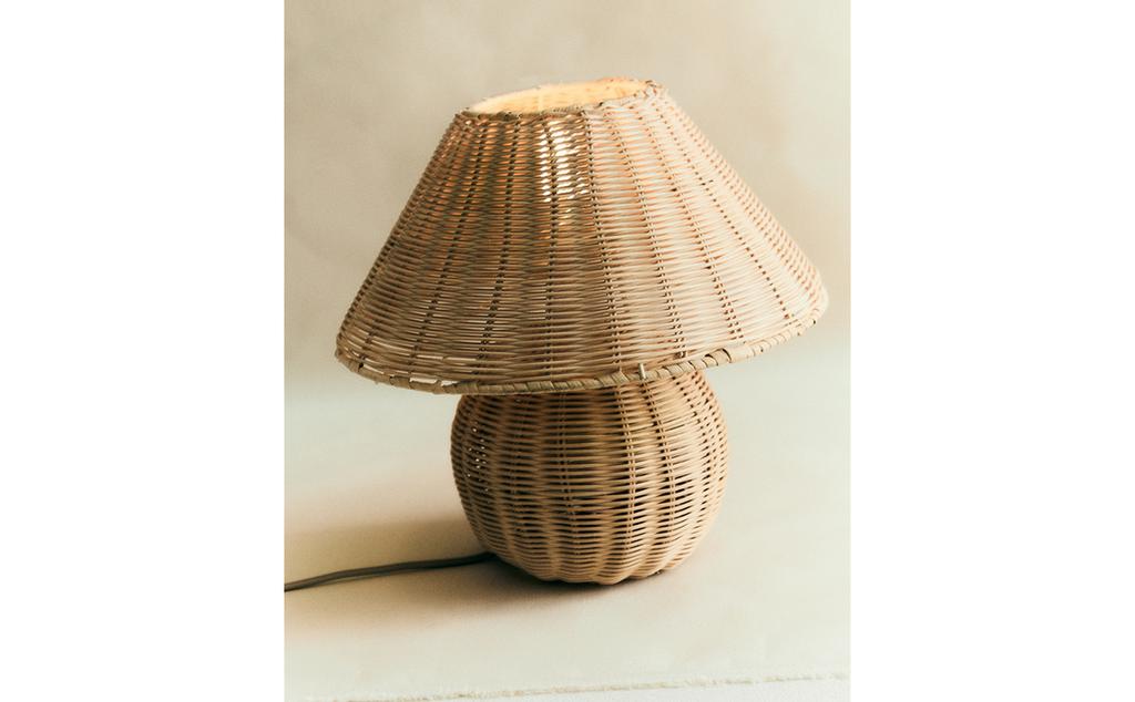 RATANOVÁ STOLNÍ LAMPA