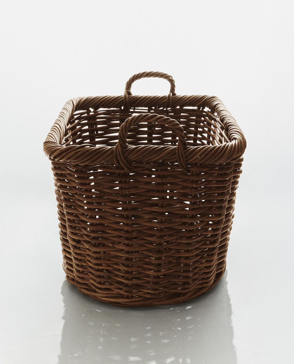 SHPORTË RATTAN KATRORE