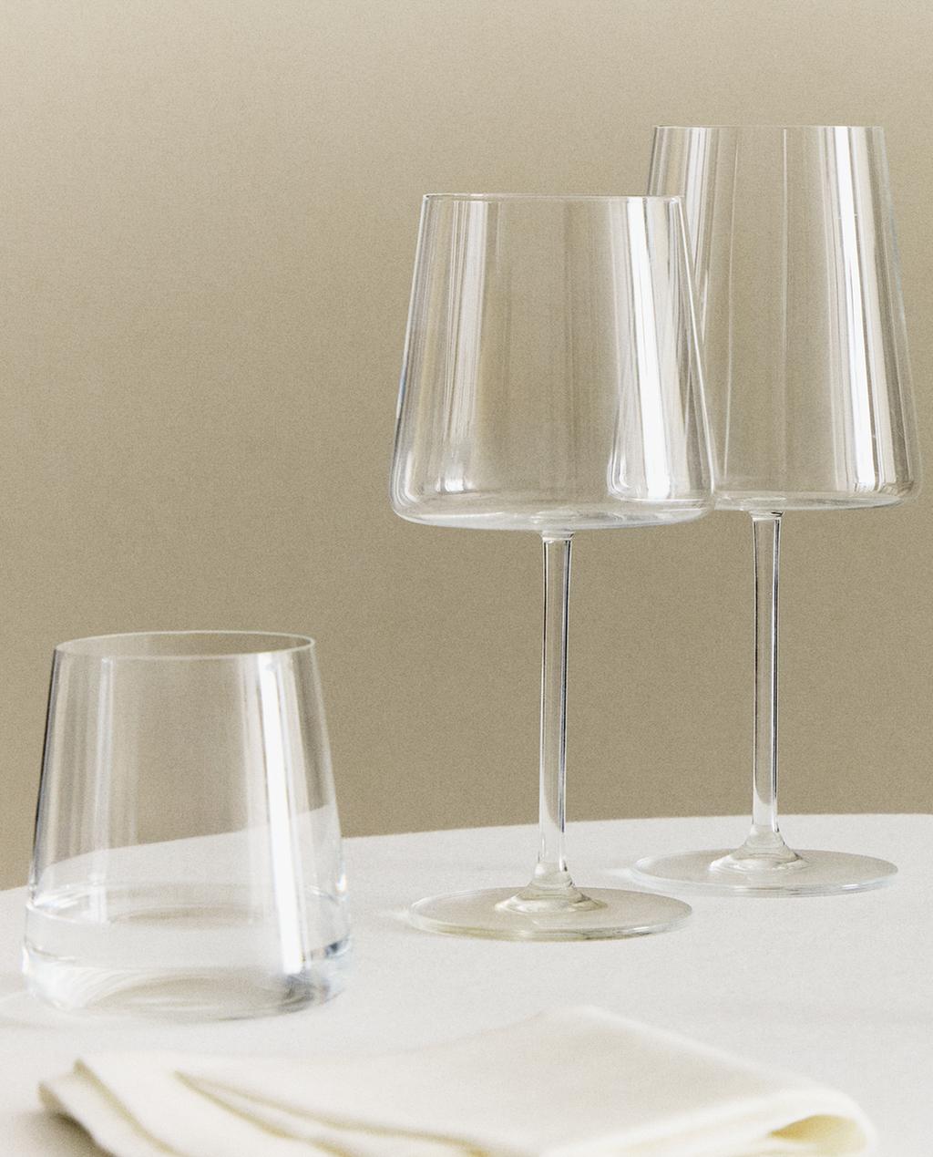 PLAIN CONICAL CRYSTALLINE GLASSWARE