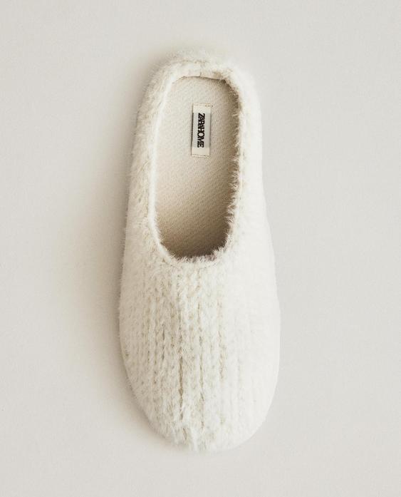 ZAPATILLA PELO DETALLE TRENZADO