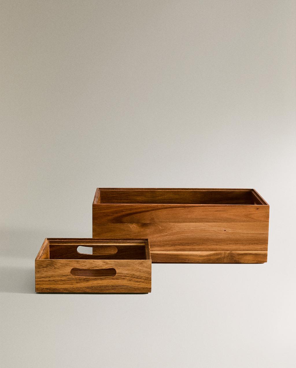 STORAGE BOX