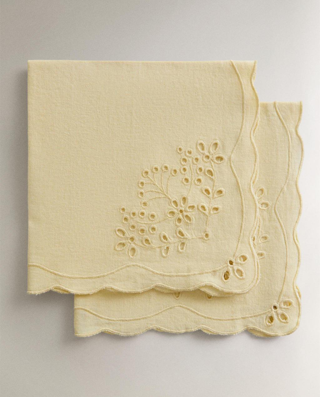 PACK OF LINEN NAPKINS WITH CUTWORK EMBROIDERY (PACK OF 2)