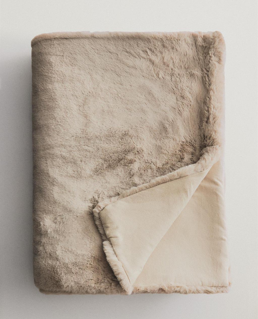 COUVERTURE FOURRURE