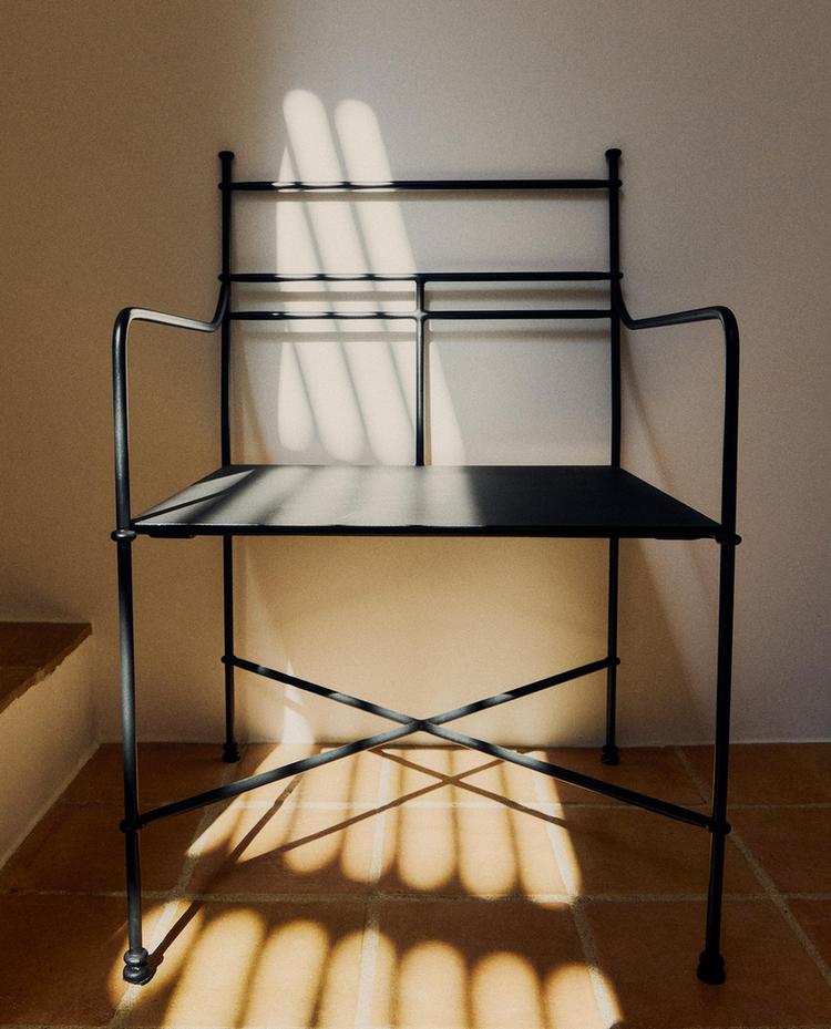 OUTDOOR FORGED METAL ACCENT CHAIR WITH ARMRESTS