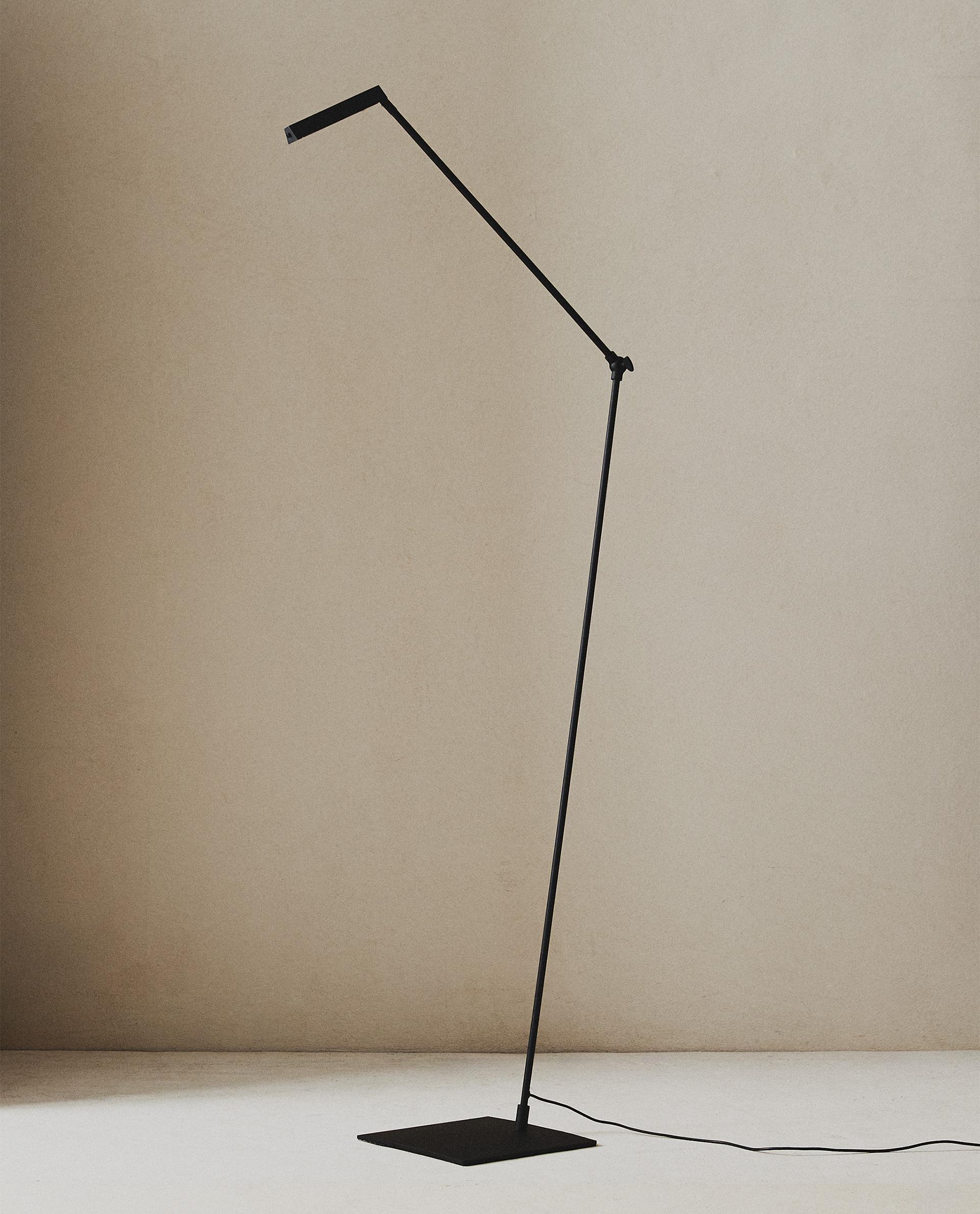 METALNA PODNA LED LAMPA