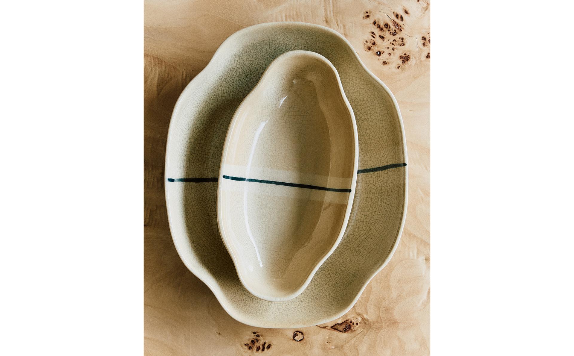 STRIPED CERAMIC TRAY