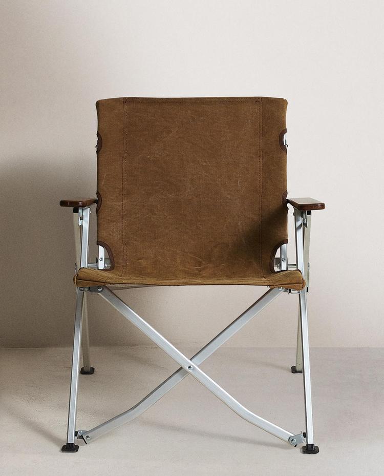 CHAISE PLIANTE AVEC POIGNÉE ET ACCOUDOIRS