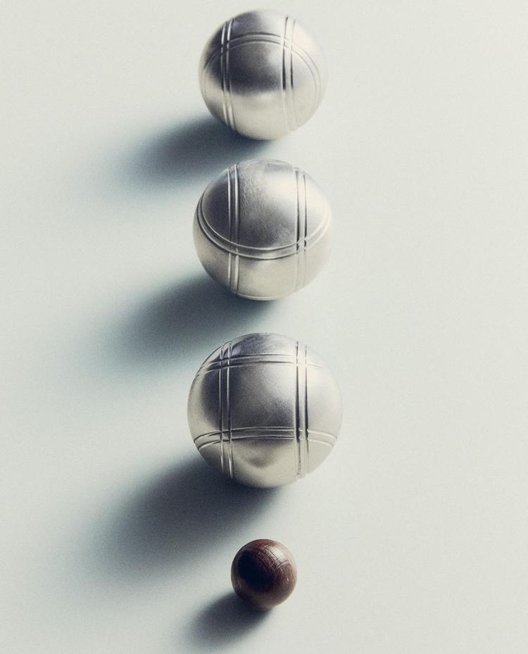 BOULES SET WITH LEATHER CASE