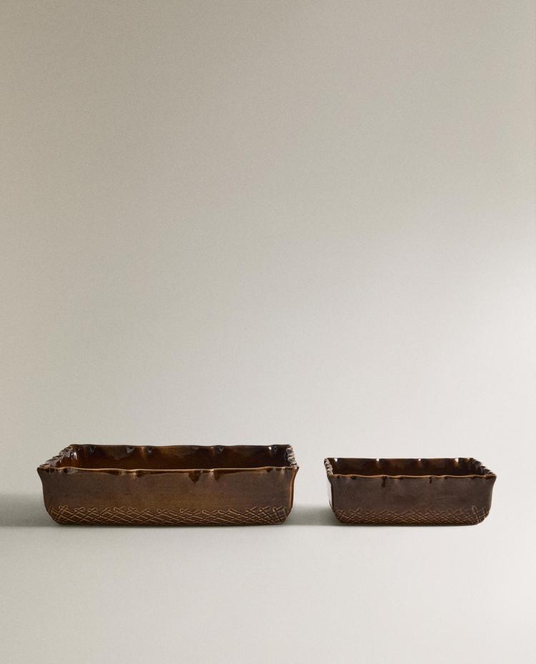 TEXTURED STONEWARE OVEN SERVING DISH
