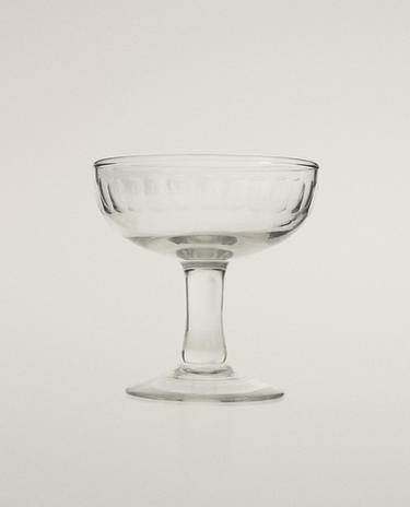 VINGLAS MED VERTIKAL RELIEFDESIGN