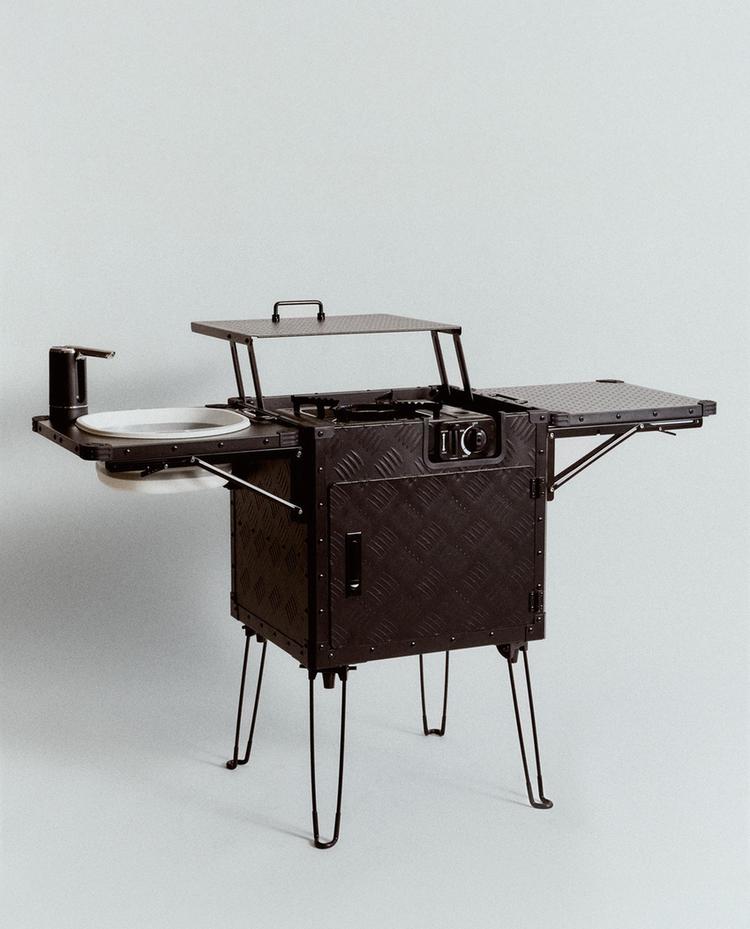FOLDING CAMPING KITCHEN