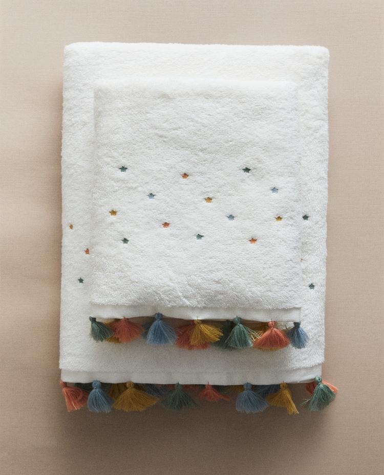 TOALLA BAÑO INFANTIL POMPONES