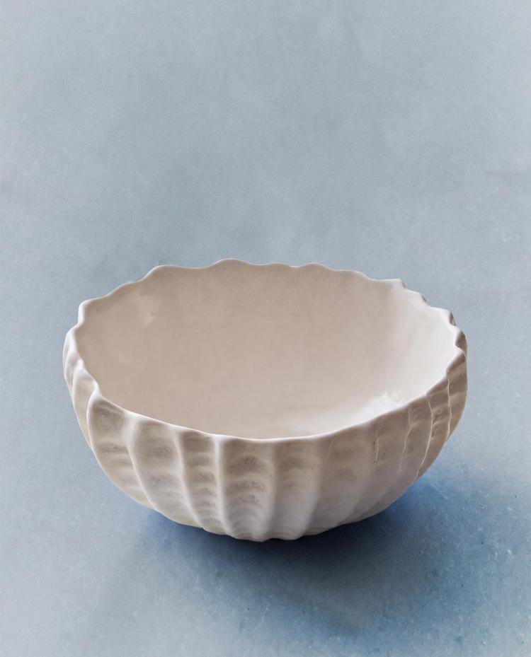 RAISED SNACK BOWL