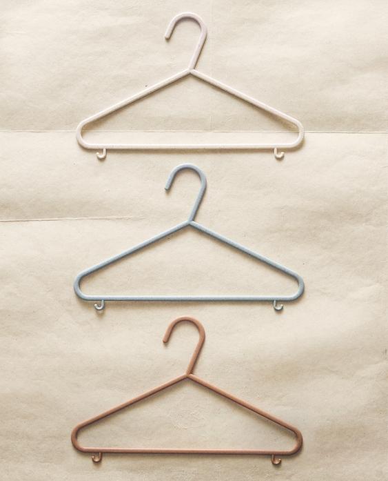 PACK OF KIDS' HANGERS IN PASTEL COLOURS (PACK OF 6)