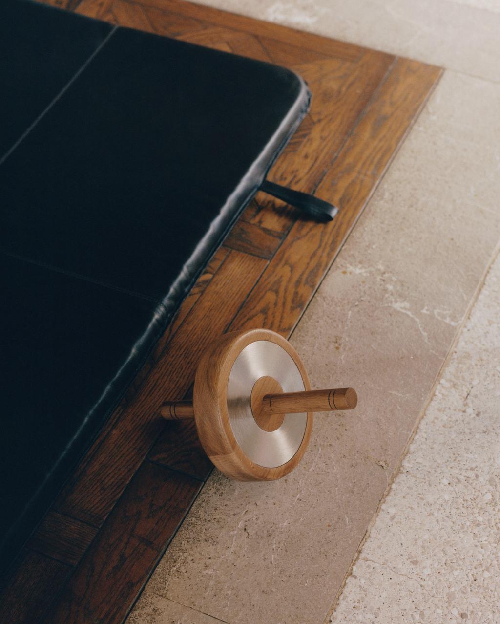 TRAINING WHEEL AND MAT
