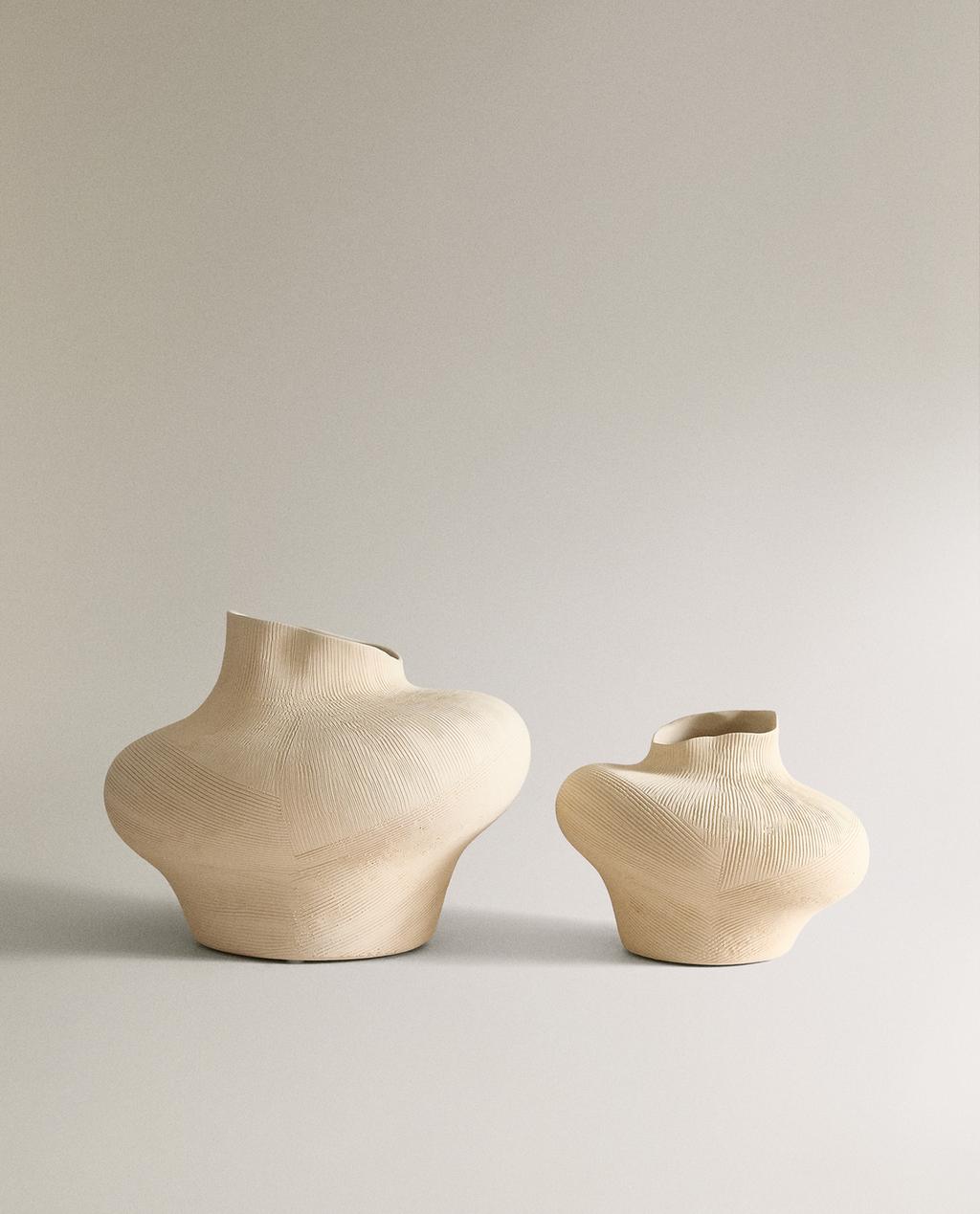 VASE EN CÉRAMIQUE IRRÉGULIÈRE