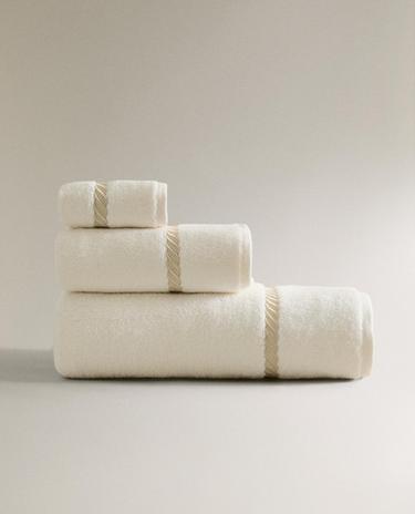 SERVIETTE DE BAIN BRODERIE CORDON