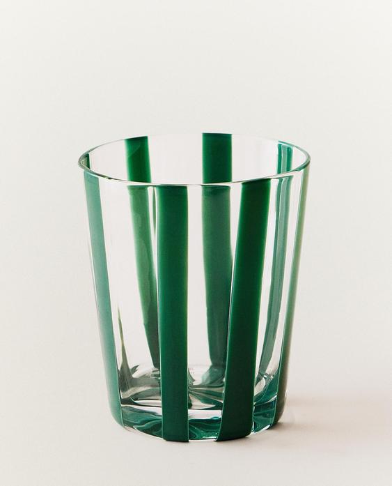 GLASS TUMBLER WITH LINE DESIGN