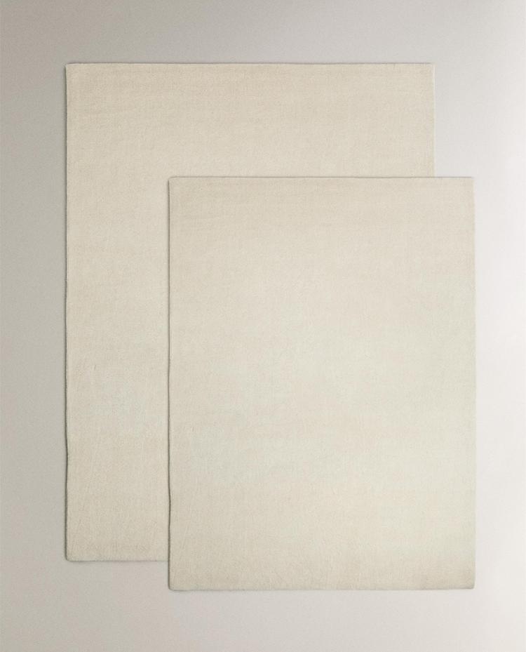 SOLID WOOL RUG