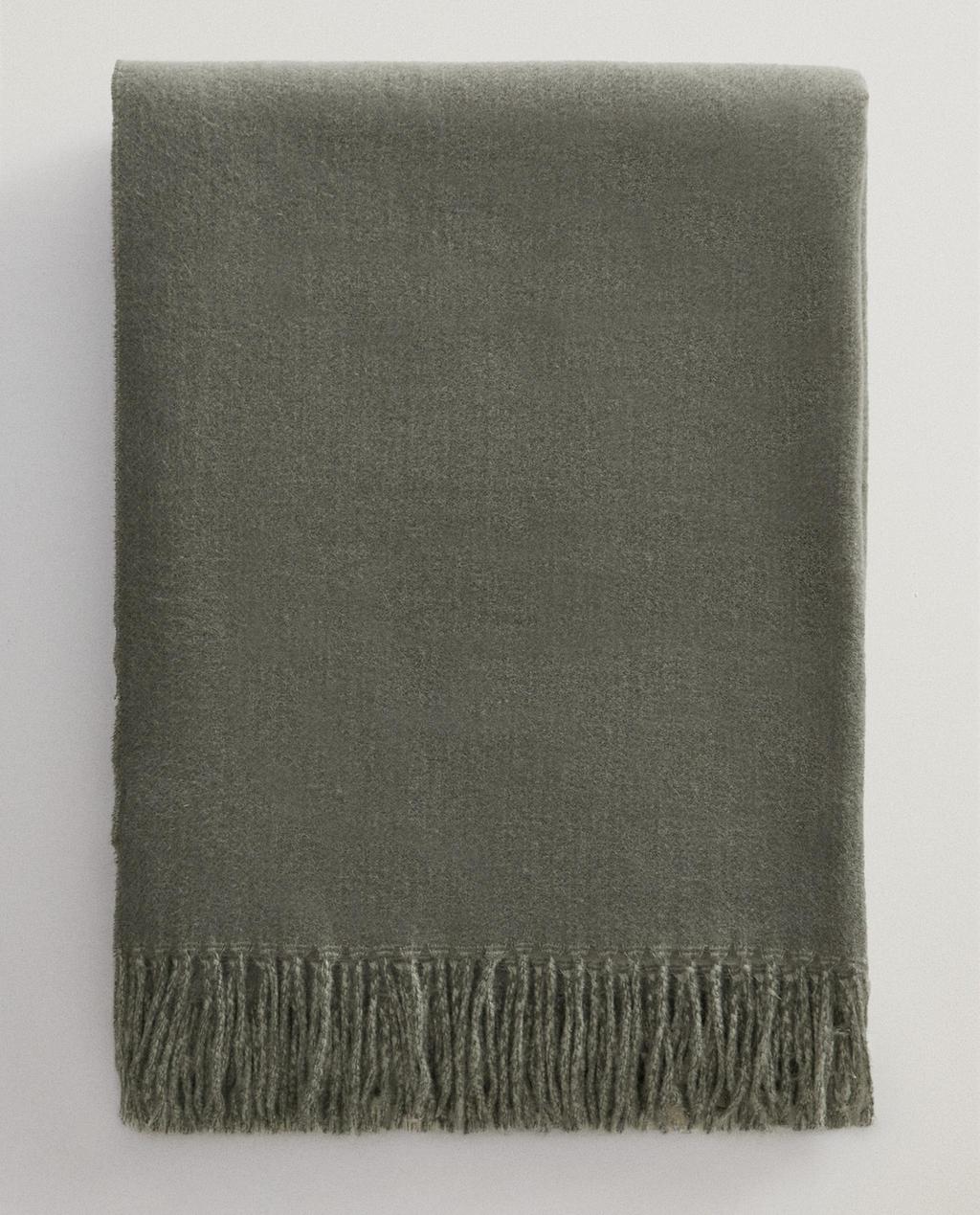 SOFT FRINGED BLANKET