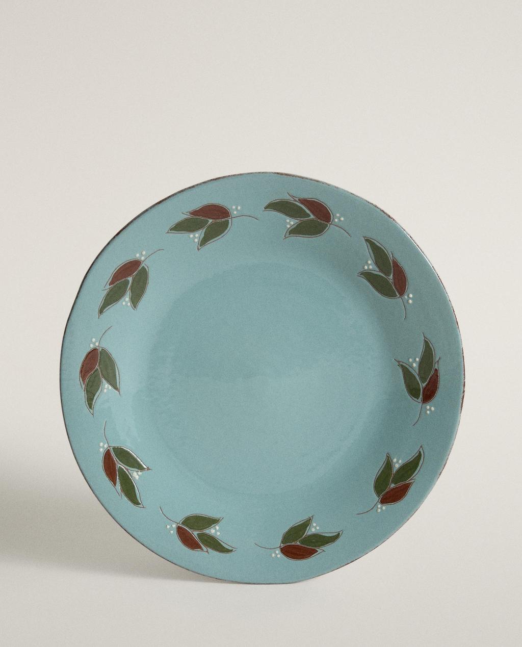 ROUND LEAF EARTHENWARE SERVING DISH