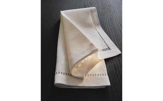 PACK OF HEMSTITCHED EMBROIDERED NAPKINS (PACK OF 2)