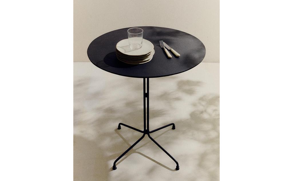 OUTDOOR FORGED METAL TABLE