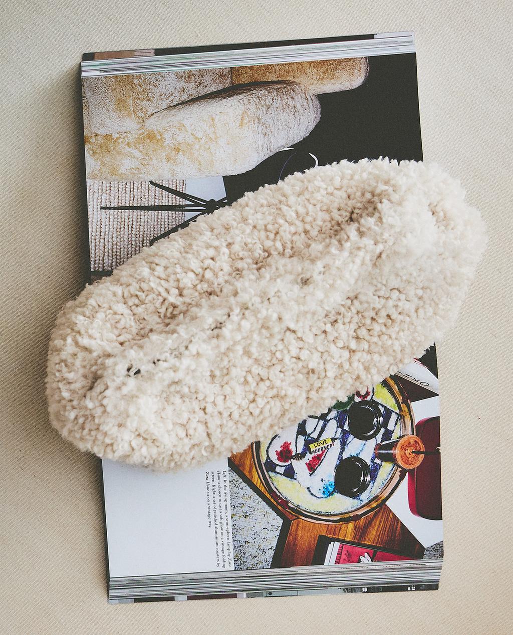 MEDIUM FAUX FUR WASH BAG