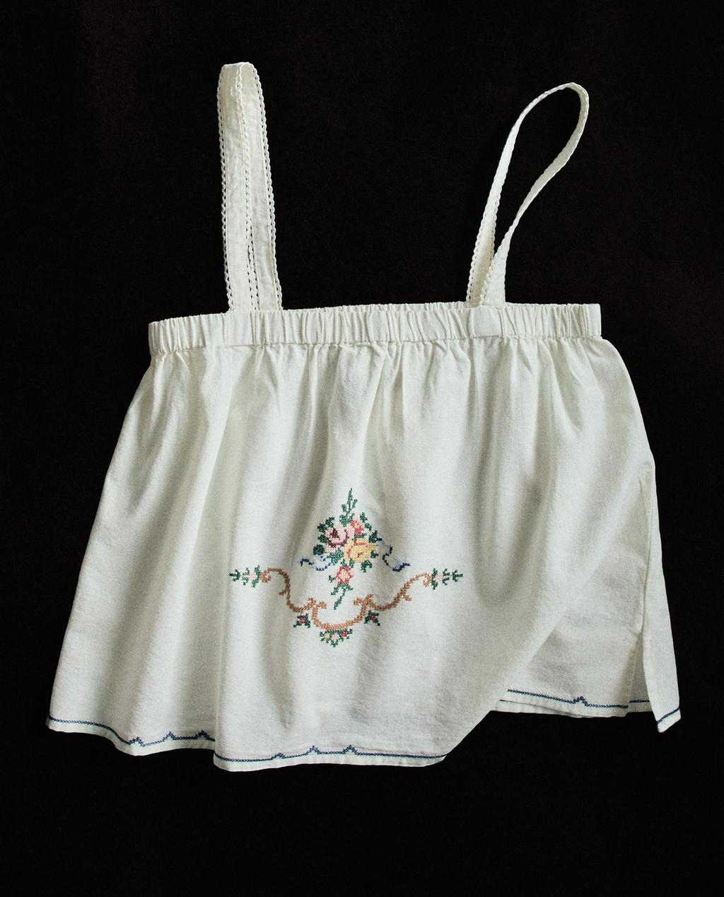 EMBROIDERED LINEN-COTTON BLEND TOP