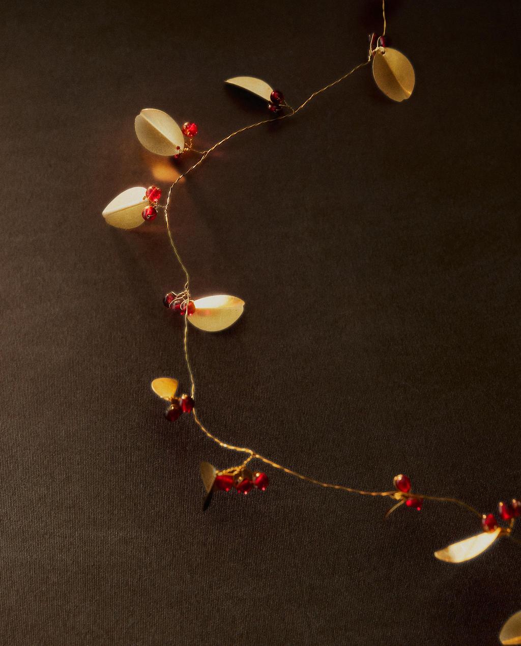 CHRISTMAS LEAF GARLAND