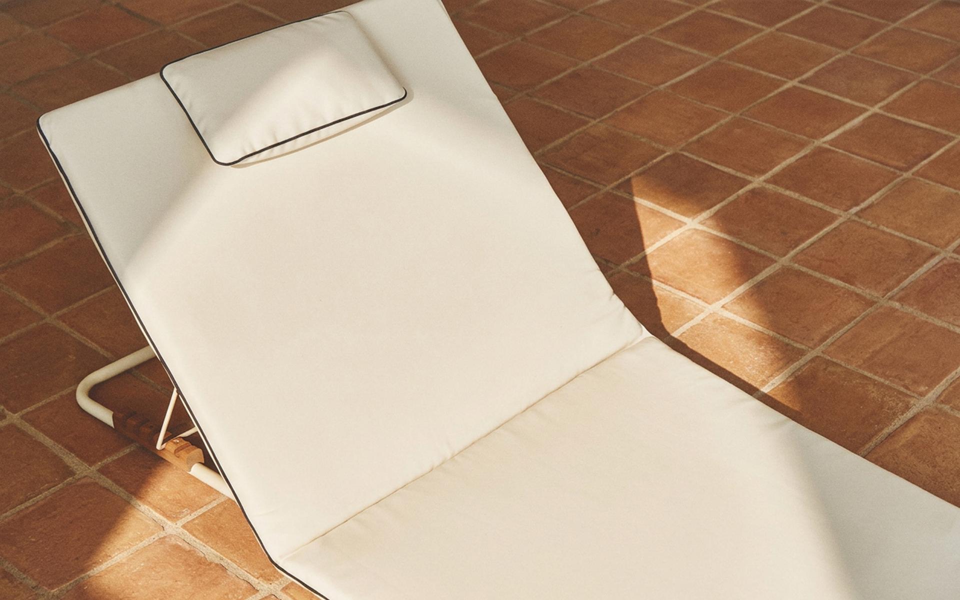 XXL-WIDE FOLDING BEACH LOUNGER
