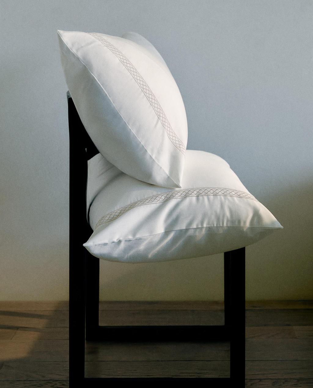 EMBROIDERED SATEEN PILLOWCASE